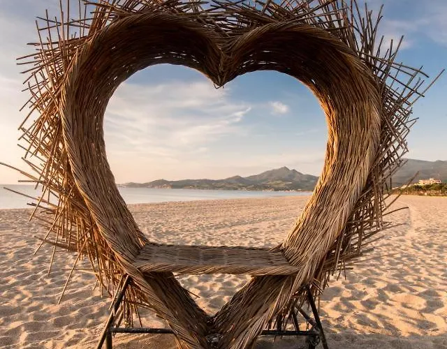 Piscine Park. Privatif Dans Res. Securisee *