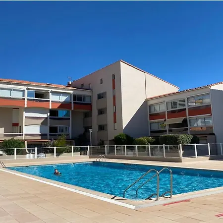 Piscine Park. Privatif Dans Res. Securisee